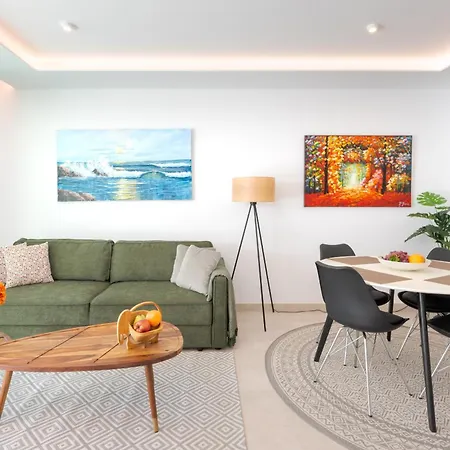 Jade Tower - 2-bedroom Coastal Luxury In Appartamento Fuengirola