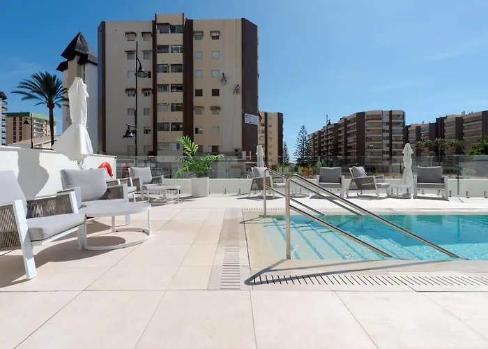 Jade Tower - 2-bedroom Coastal Luxury In Fuengirola