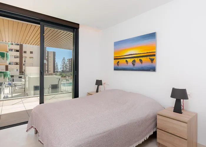 Jade Tower - 2-bedroom Coastal Luxury In Fuengirola